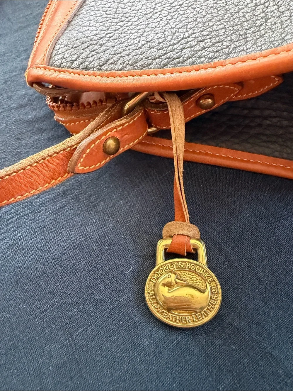 Dooney & Bourke classic dooney